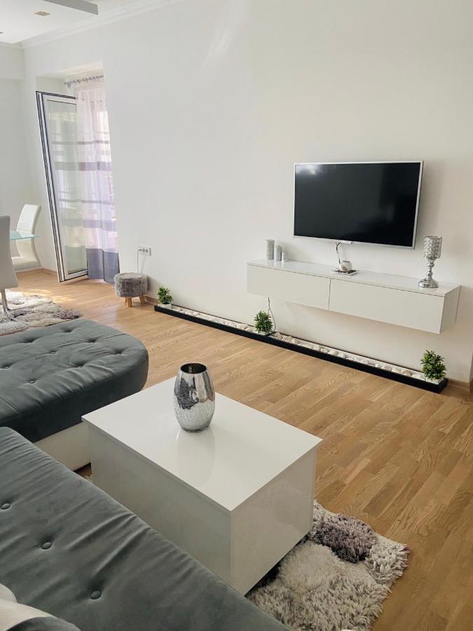 Royal King Apartment คูมาโนโว ภายนอก รูปภาพ