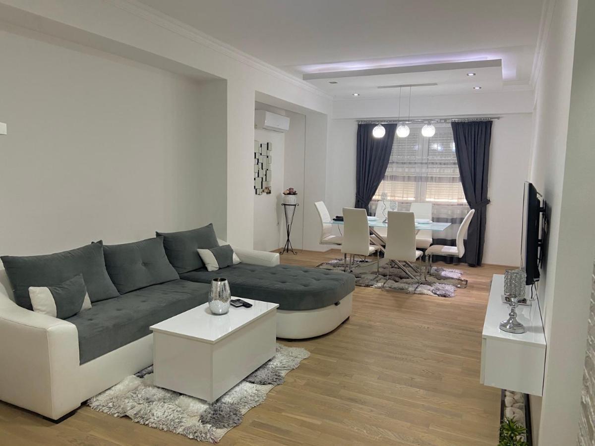 Royal King Apartment คูมาโนโว ภายนอก รูปภาพ